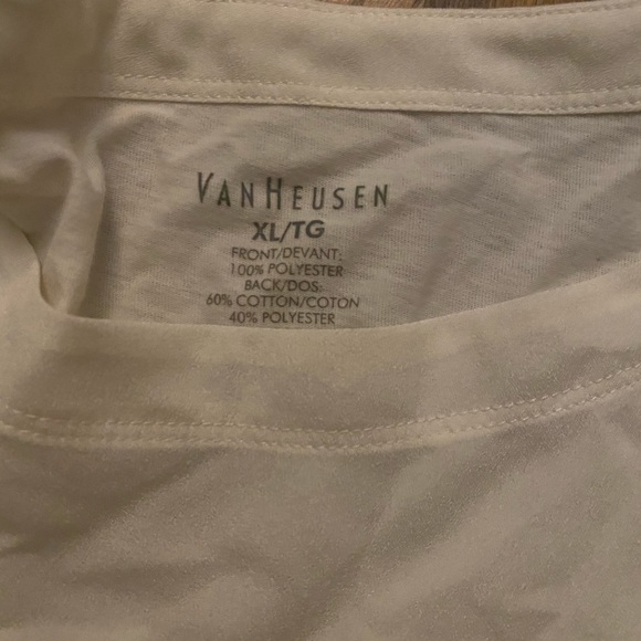 Cream color blouse with pocket - Picture 2 of 2